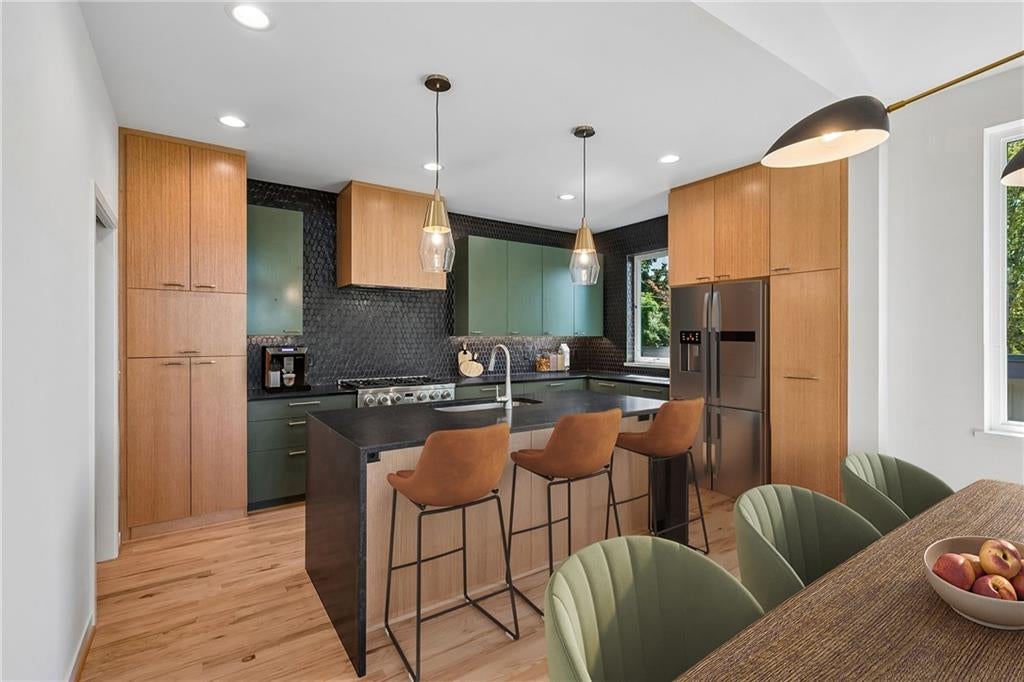 5870 Chateau Court
