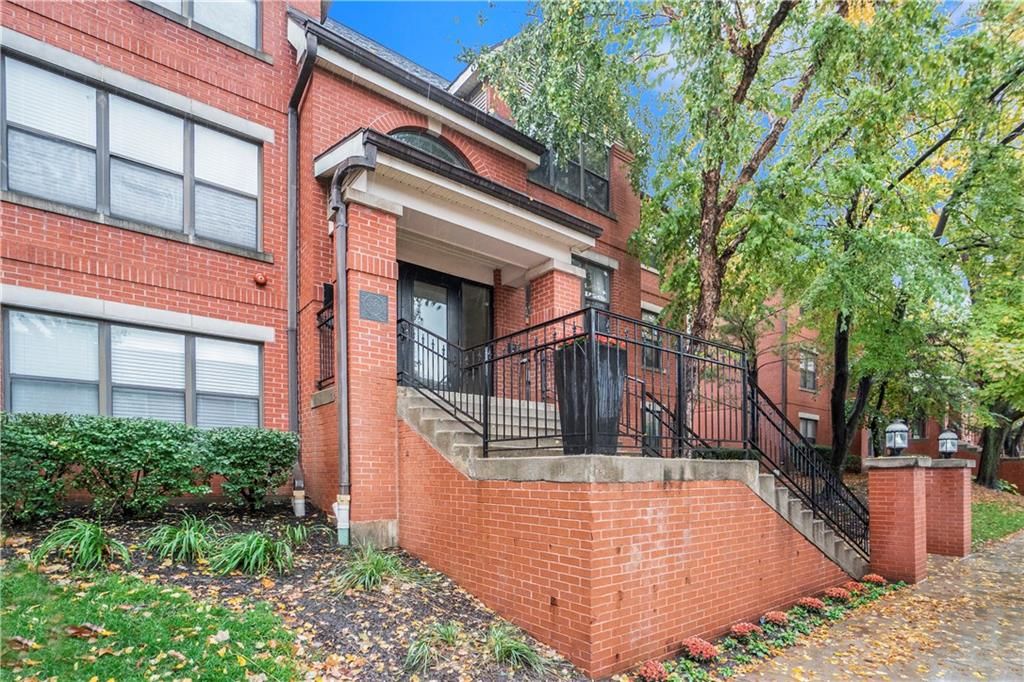 Photo of 425 W 9th Street #102, Kansas City, MO 64105 (MLS # 2605901)