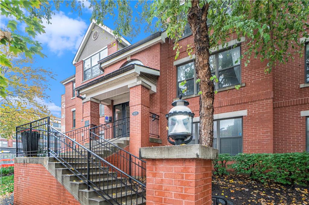 425 W 9th Street 102