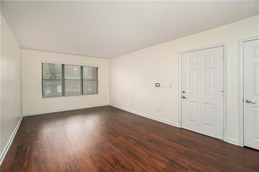 425 W 9th Street 102