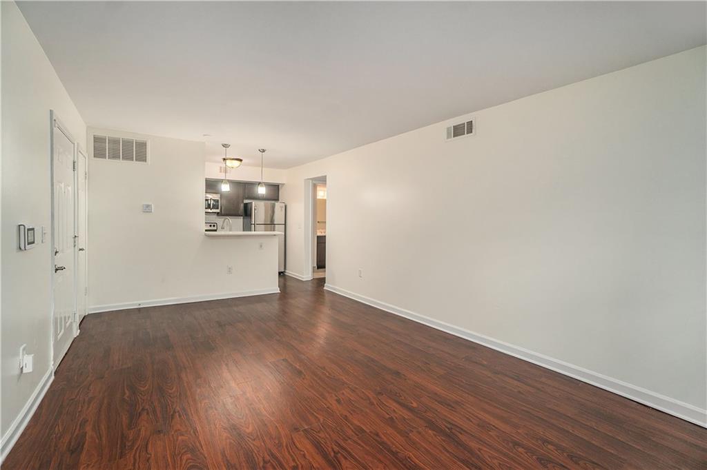 425 W 9th Street 102