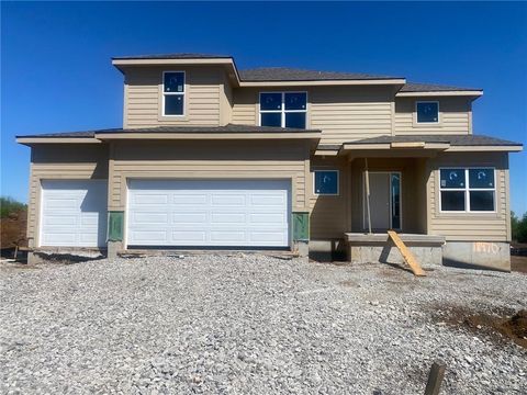 Photo of 18970 W 193rd Terrace, Spring Hill, KS 66083 (MLS # 2607331)
