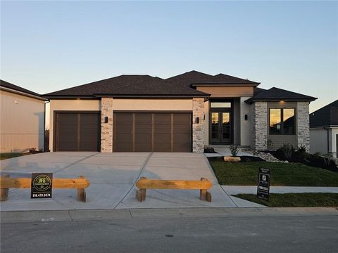 11233 S Sunray Drive Olathe KS 66061