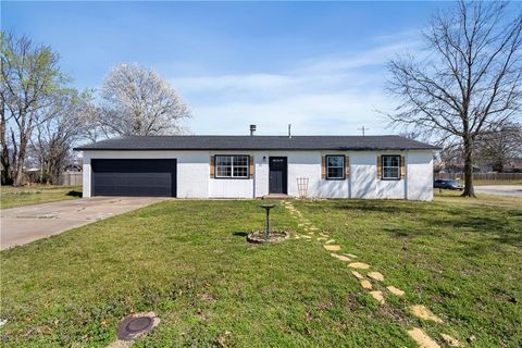 401 N Edgewood Drive Coffeyville KS 67337