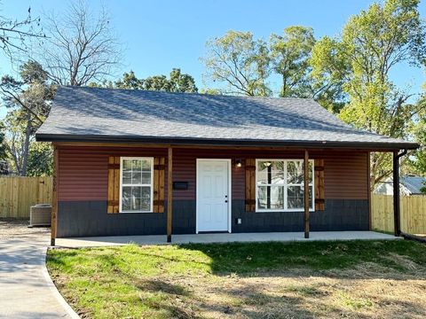 106 E Lafayette Street El Dorado Springs MO 64744