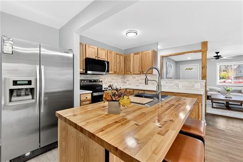 7409 E 51 Street Kansas City MO 64129