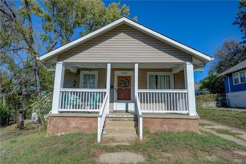 Photo of 9308 E 16th Street S, Independence, MO 64052 (MLS # 2583444) Photo of 9308 E 16th Street S, Independence, MO 64052 (MLS # 2583444)