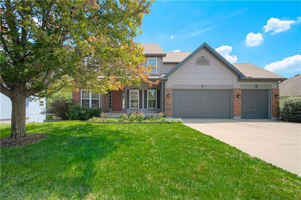 Photo of 1505 Glen Brook Lane, Liberty, MO 64068 (MLS # 2567009)