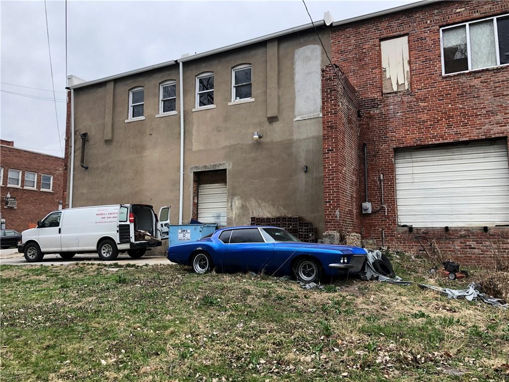 2001 E Truman Road