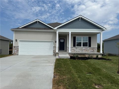 Photo of 2204 Creek View Lane, Raymore, MO 64083 (MLS # 2579546)