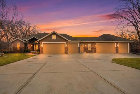 6205 NW Saddle Club Court Kansas City MO 64152