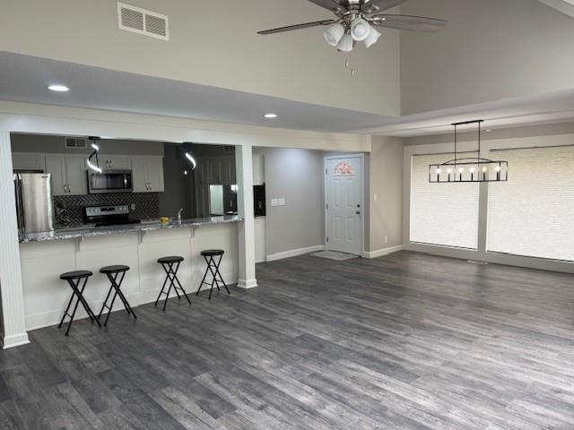 709 N 74th Terrace