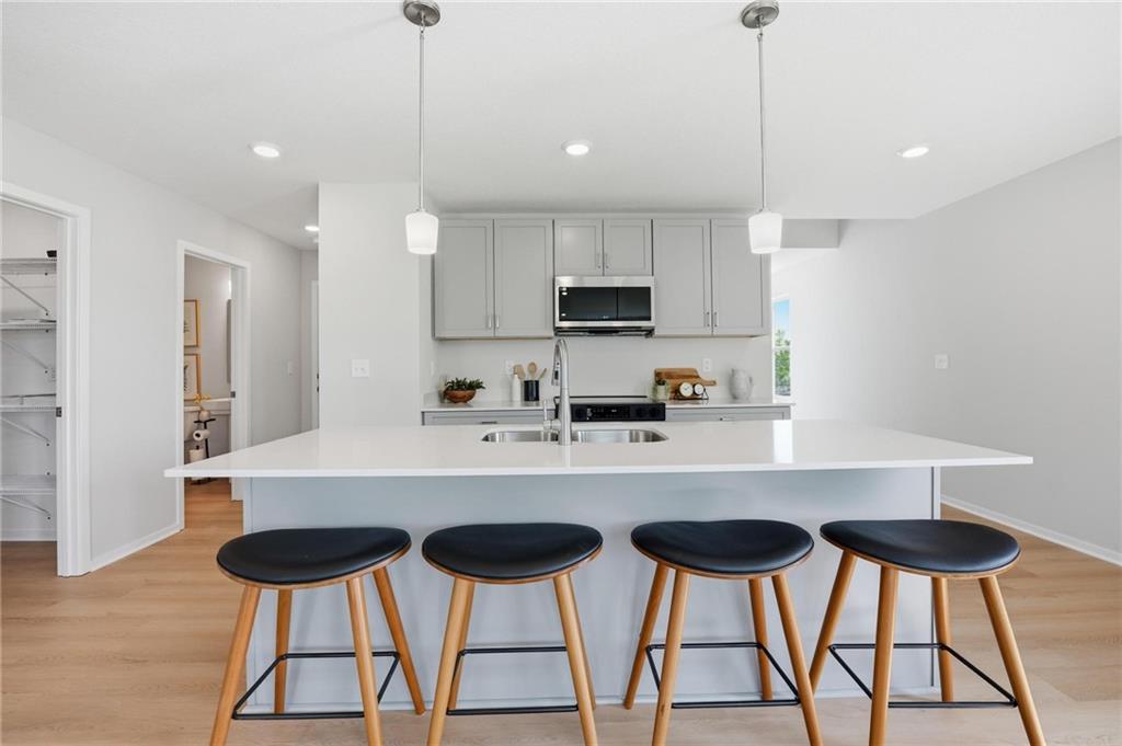 1421 S 4th Street E