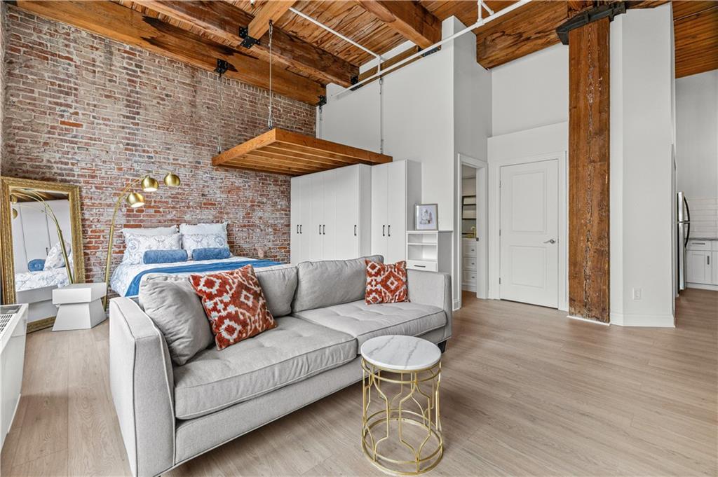 308 W 8th Street 304