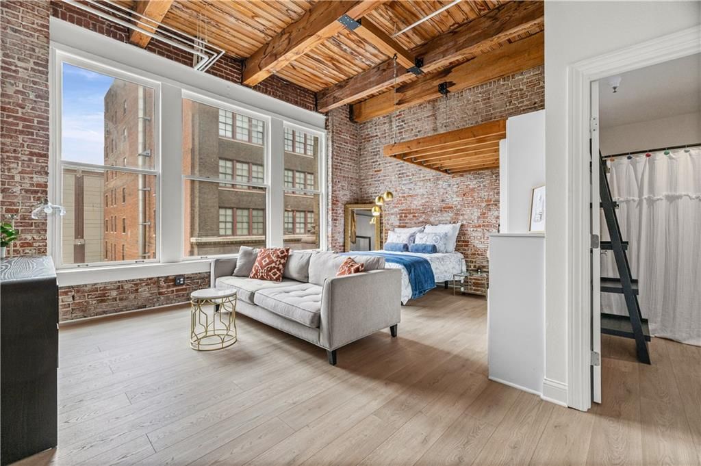 Photo of 308 W 8th Street #304, Kansas City, MO 64105 (MLS # 2617802)