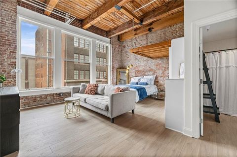 Photo of 308 W 8th Street #304, Kansas City, MO 64105 (MLS # 2617802)
