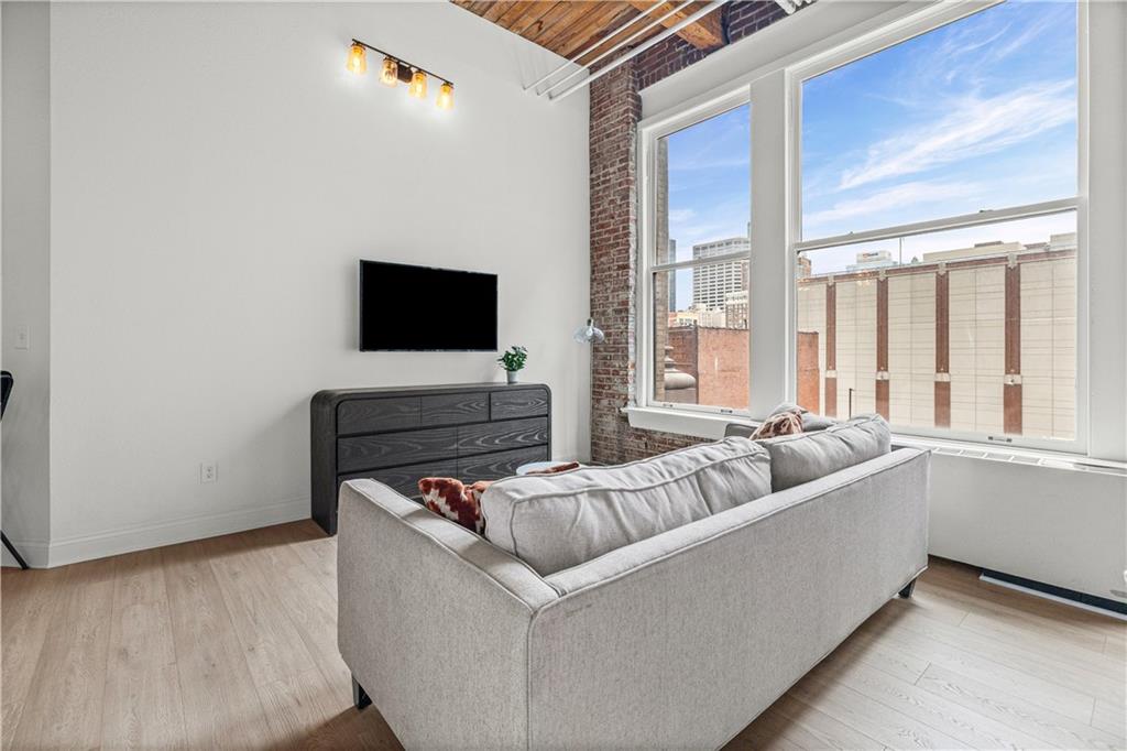 308 W 8th Street 304