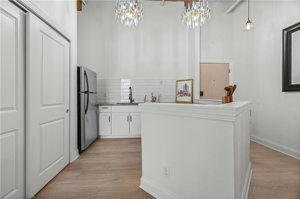 308 W 8th Street 304
