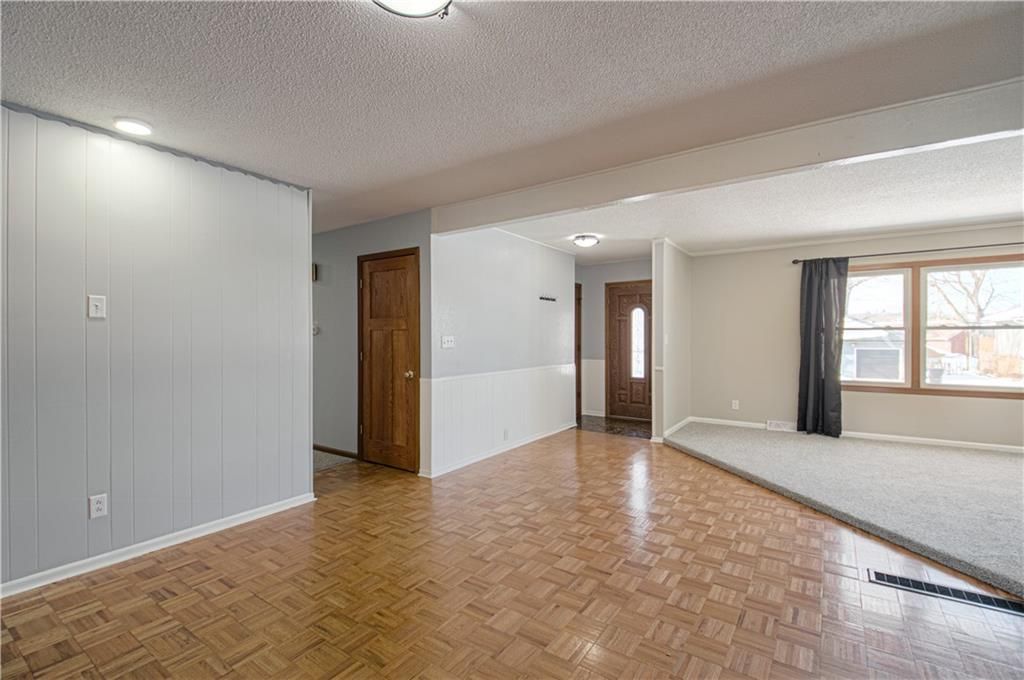 Photo of 3925 S Bedford Avenue, Independence, MO 64055 (MLS # 2598517)