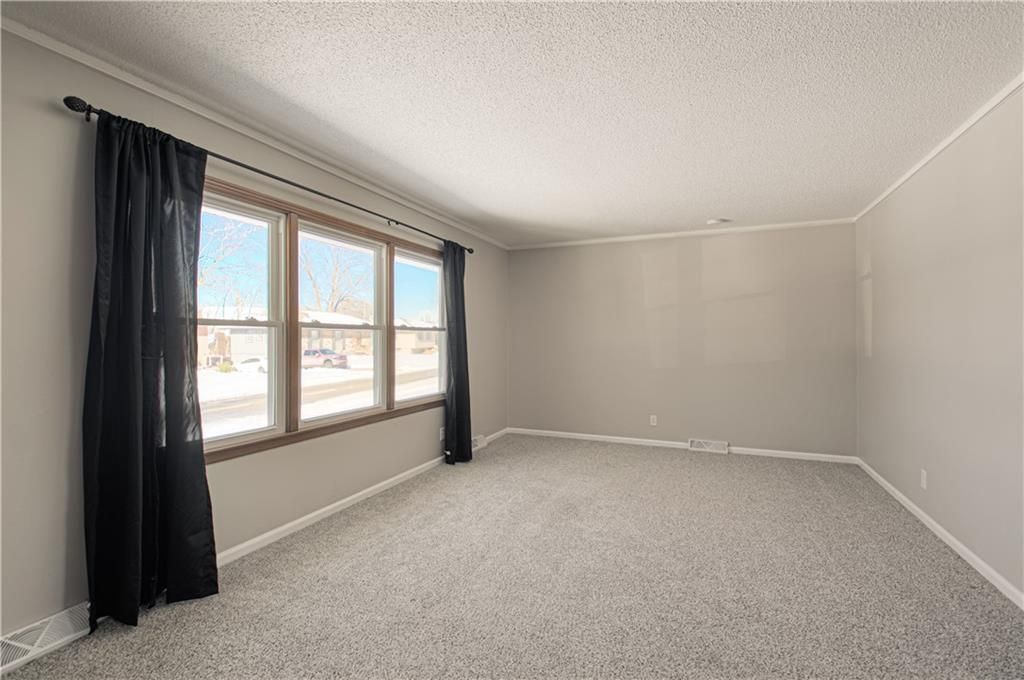 Photo of 3925 S Bedford Avenue, Independence, MO 64055 (MLS # 2598517)