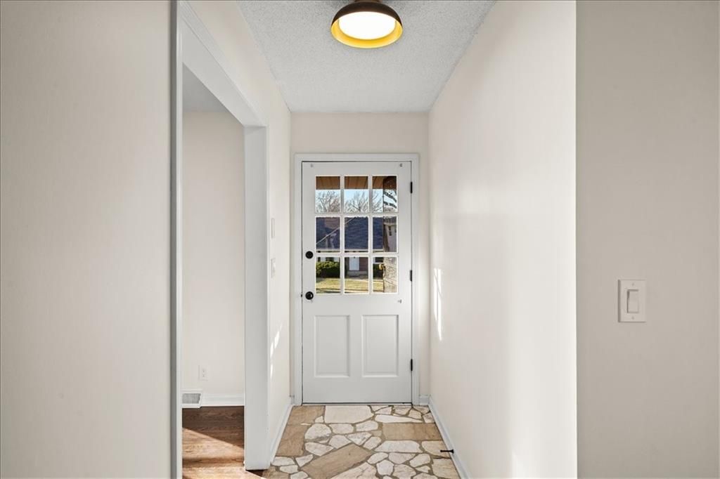 Photo of 6805 N Wayne Avenue, Kansas City, MO 64118 (MLS # 2592607)