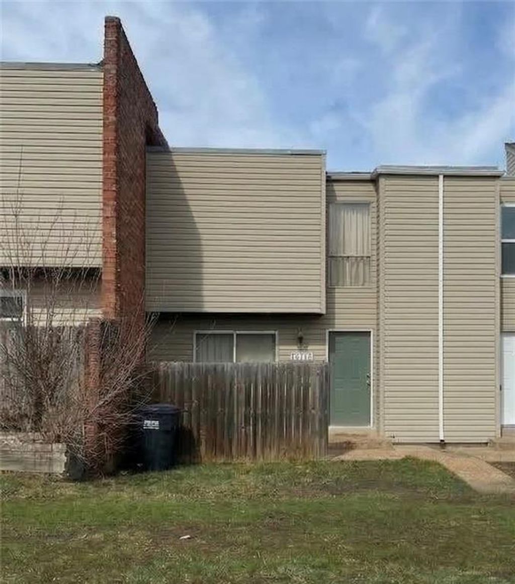 Photo of 11239 Calico Drive, Kansas City, MO 64137 (MLS # 2609100)