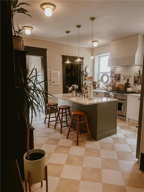 1217 E ARMOUR Boulevard Kansas City MO 64109