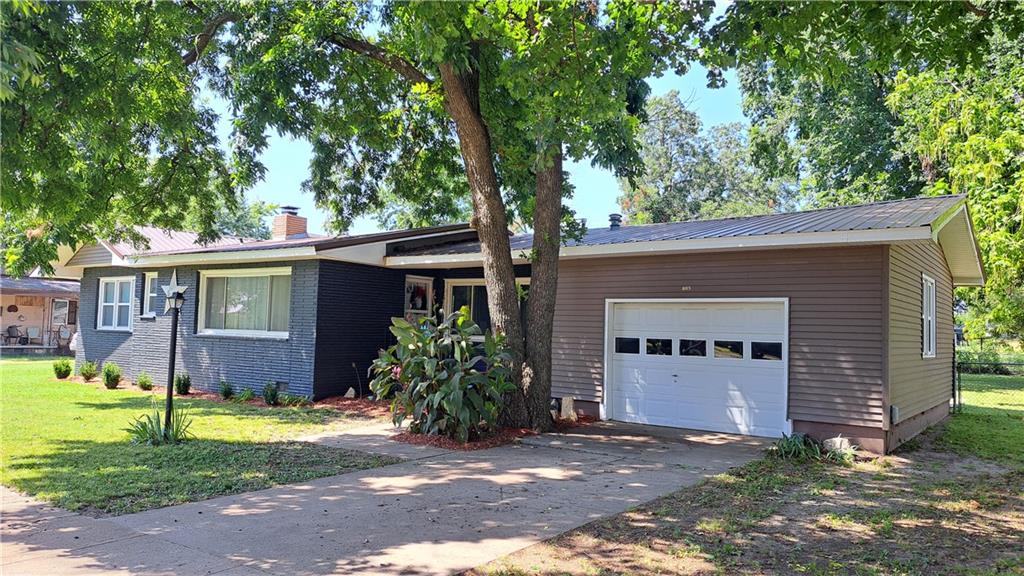 805 Walnut Street