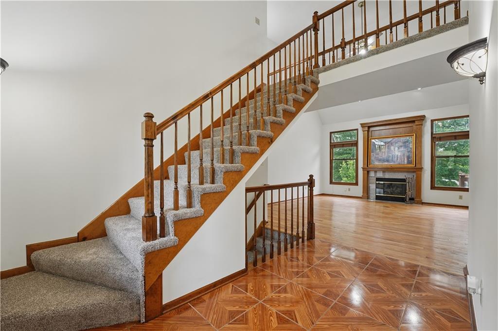 809 NE Jamestown Court