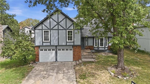 Photo of 2004 E 144th Terrace, Olathe, KS 66062 (MLS # 2646688)