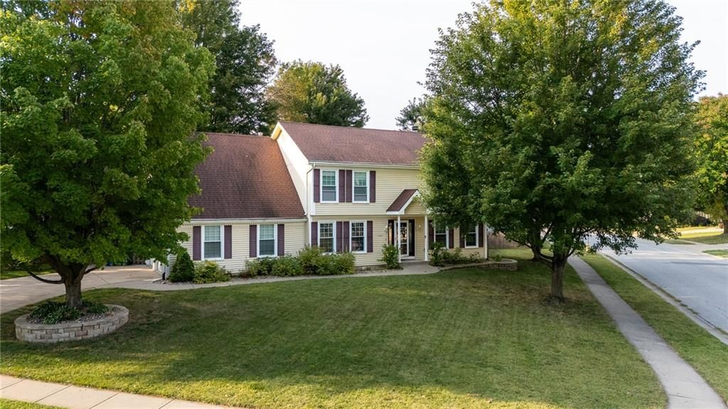 Photo of 1327 Easton Court, Liberty, MO 64068 (MLS # 2574381)