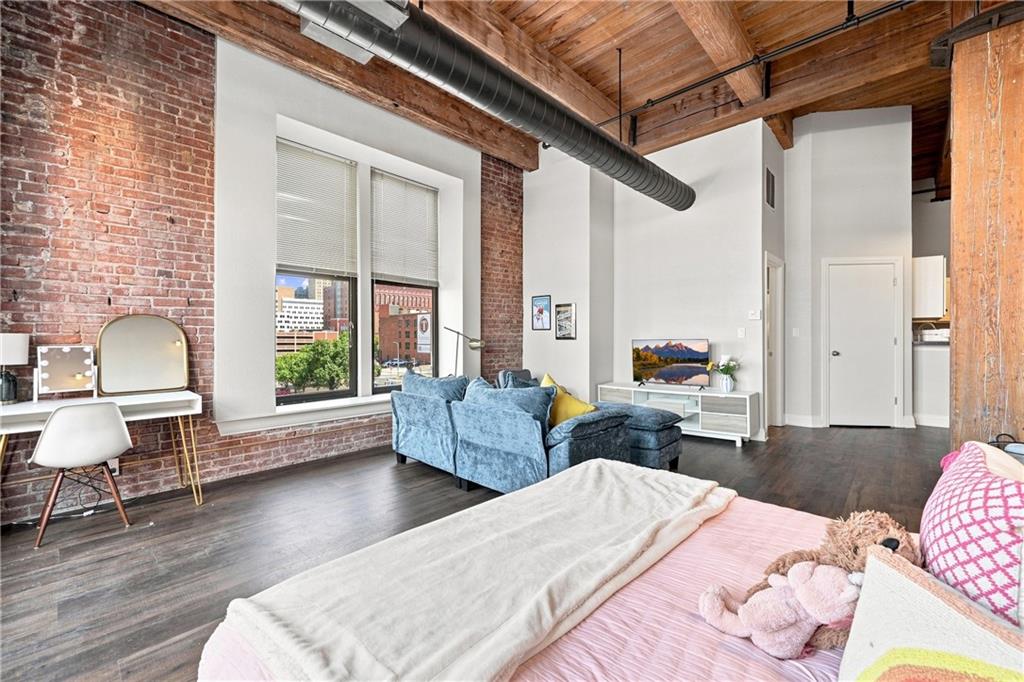 308 W 8th Street 216