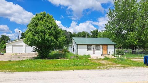 214 E Hickory Street Elk City KS 67344