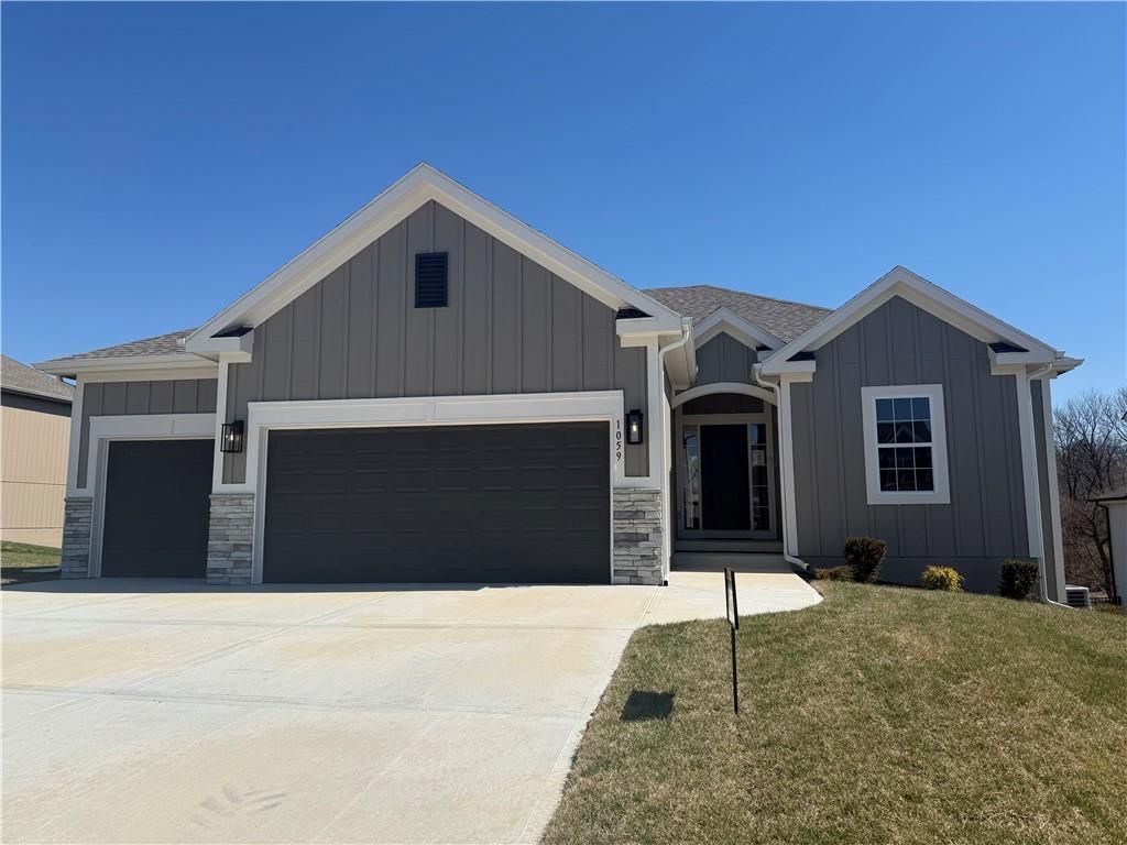 Photo of 1059 Fir Lane, Liberty, MO 64068 (MLS # 2607783)