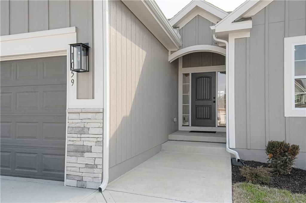 Photo of 1059 Fir Lane, Liberty, MO 64068 (MLS # 2607783)