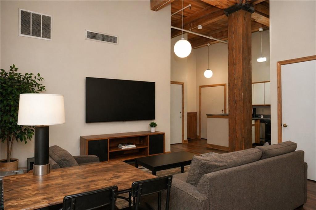 308 W 8th Street 302