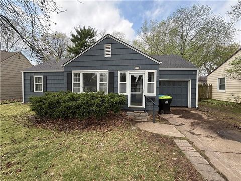 Photo of 5410 Briar Street, Roeland Park, KS 66205 (MLS # 2633299)