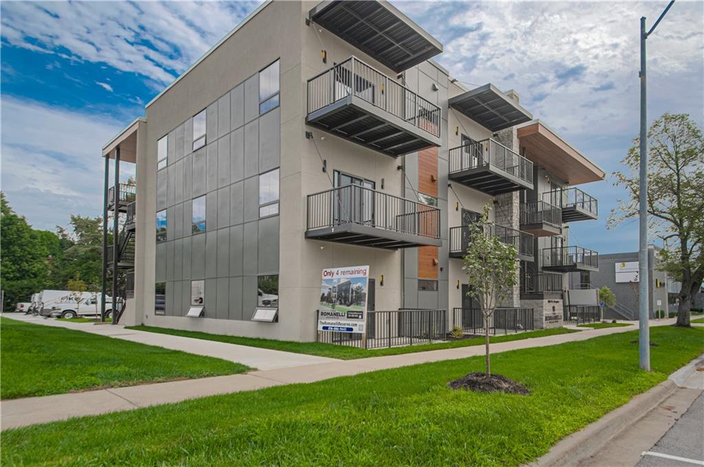 200 W Gregory Boulevard