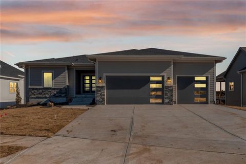 Photo of 14033 S Landon Street, Olathe, KS 66061 (MLS # 2595181)