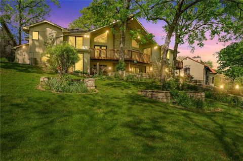 219 NW Locust Street, Lee\'s Summit, MO 64064 - MLS#: 2544377