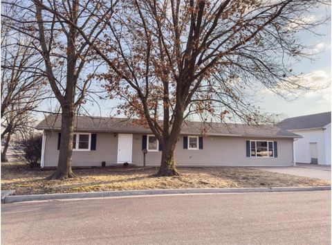 321 E Buchanan Street Iola KS 66749