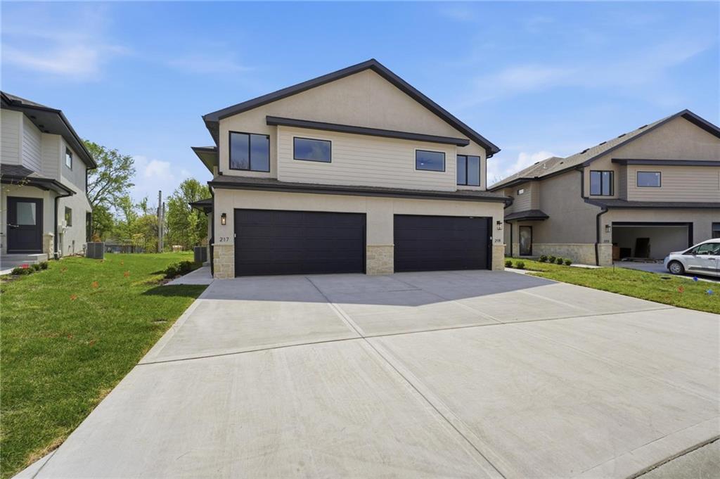 218 NW Orchard Court