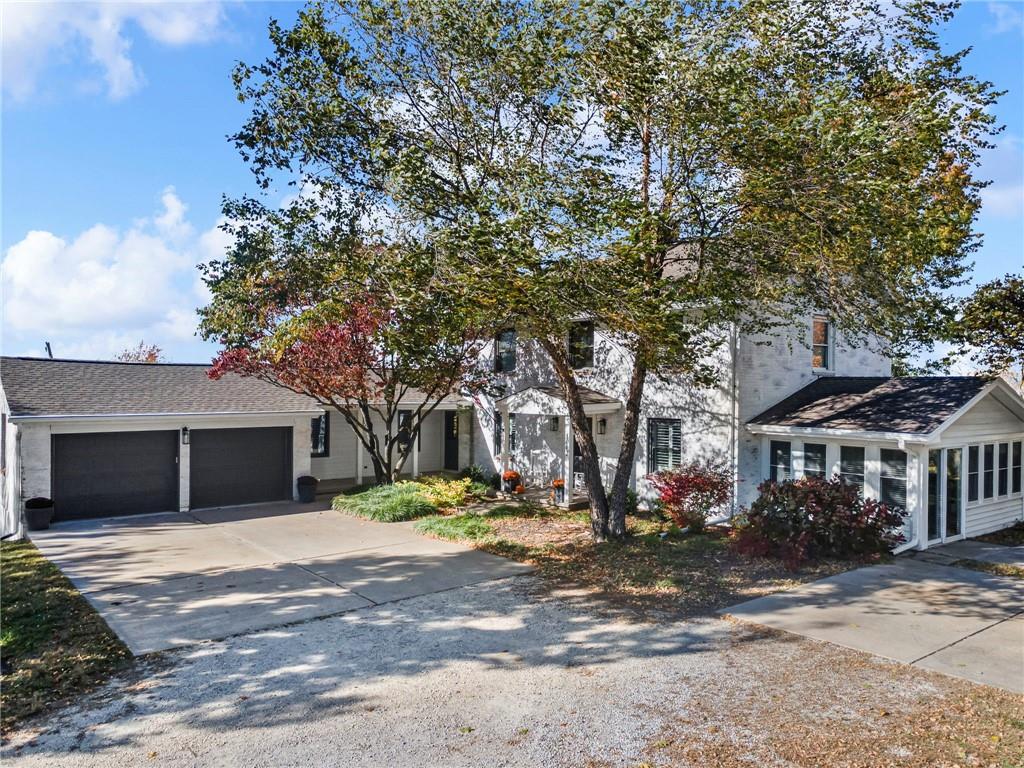 1002 E Hubach Hill Road