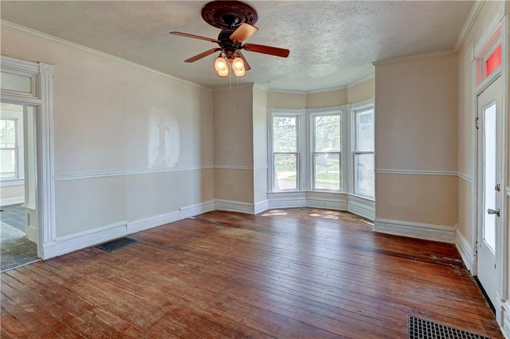 304 N JUNE Street