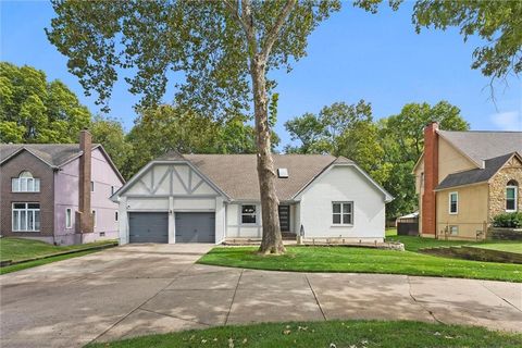 4017 NE Channel Drive, Lee\'s Summit, MO 64064 - MLS#: 2579264