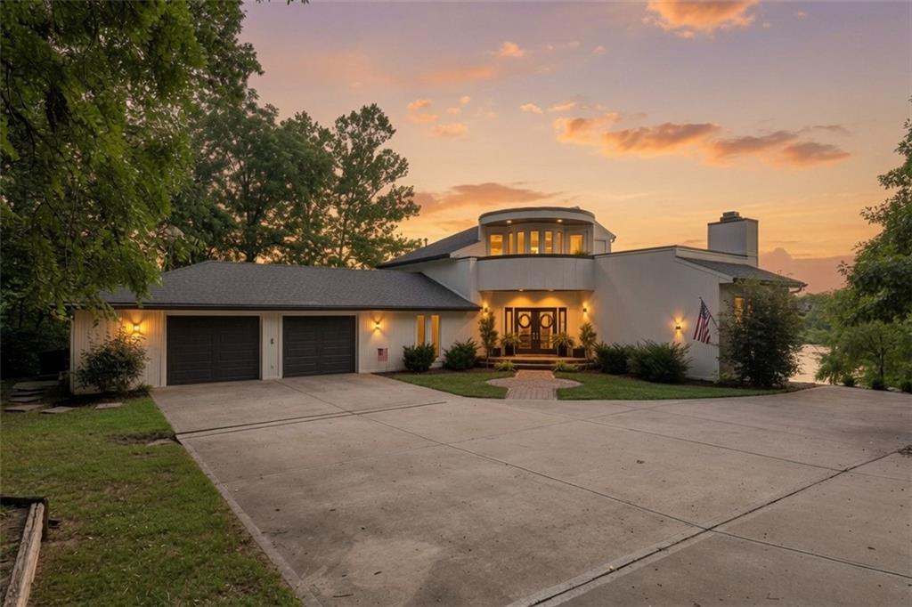 15404 Lake Point Drive