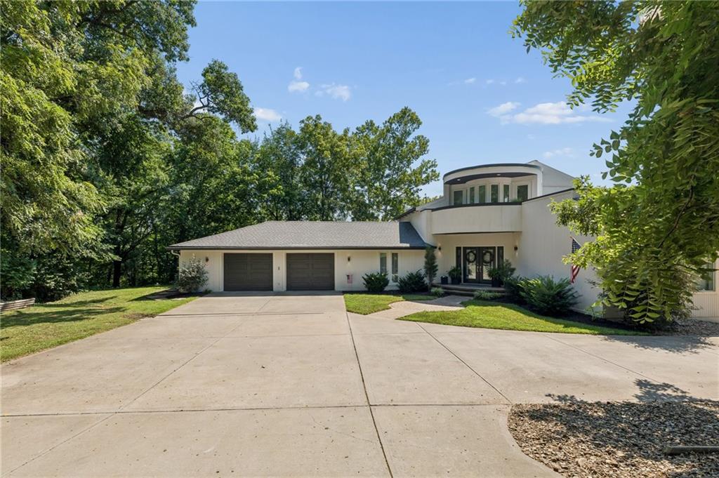 15404 Lake Point Drive