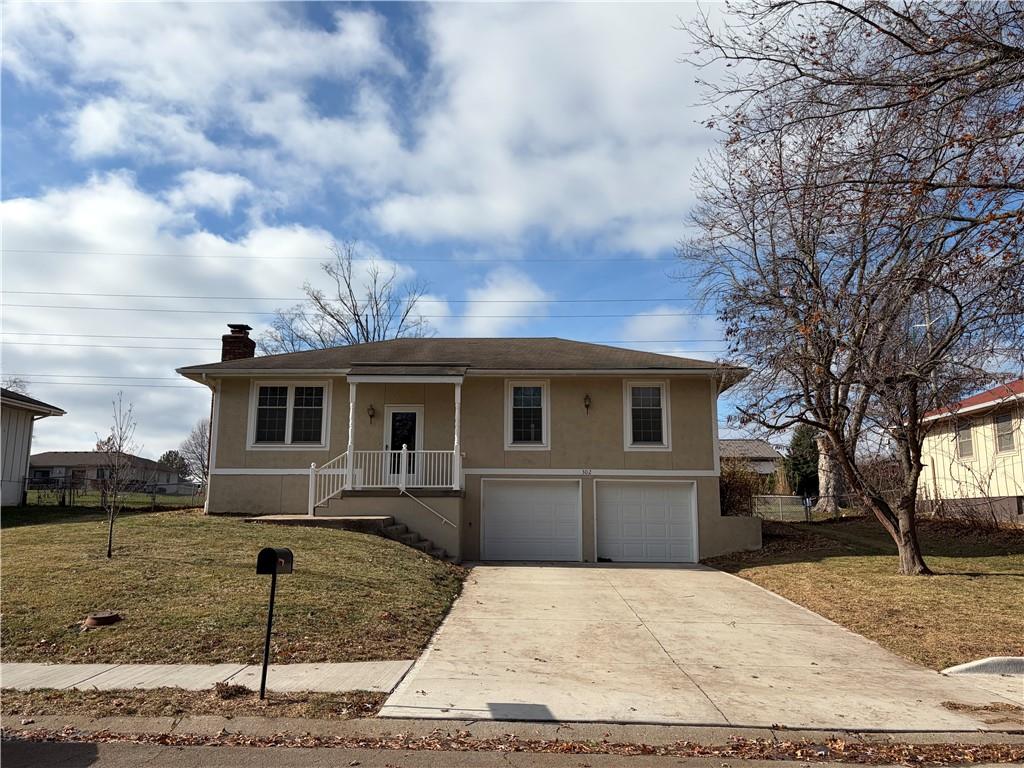 302 NW Shamrock Avenue