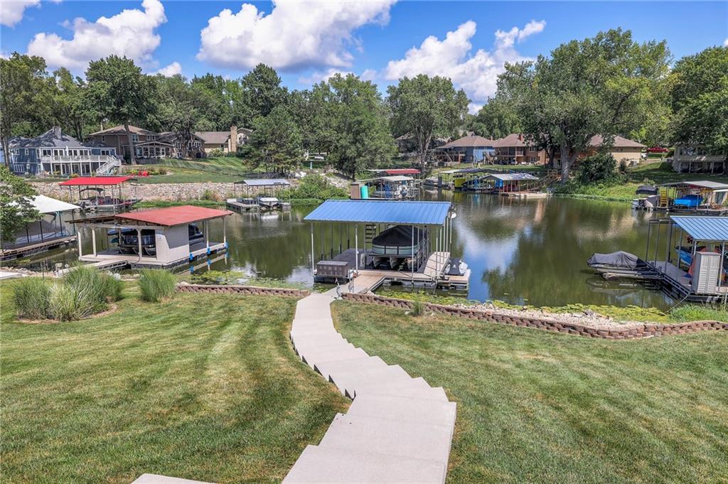 226 N WINNEBAGO Drive