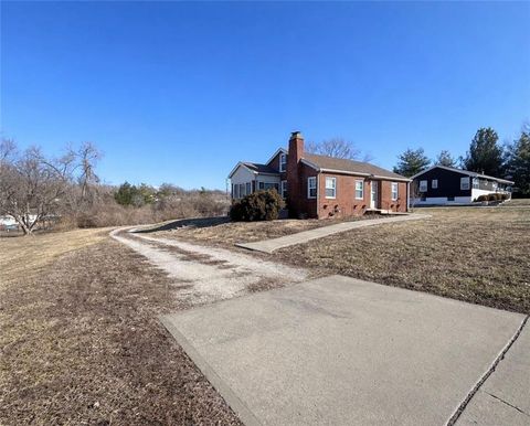 Tiny photo for 1114 W Liberty Drive, Liberty, MO 64068 (MLS # 2601157)